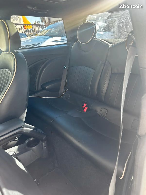 MINI Mini 2.0 D 143ch Pack Red Hot Chili - 2012 - 132 000 km - Toit Ouvrant - Harman Kardon - Sieges Chauffant (image 16)