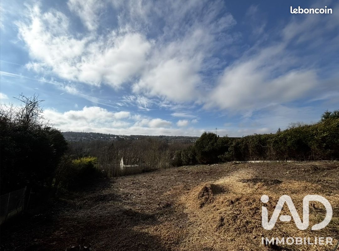 Terrain 2166 m² · à Crécy-la-Chapelle · 2 166 m² · 381 000 €