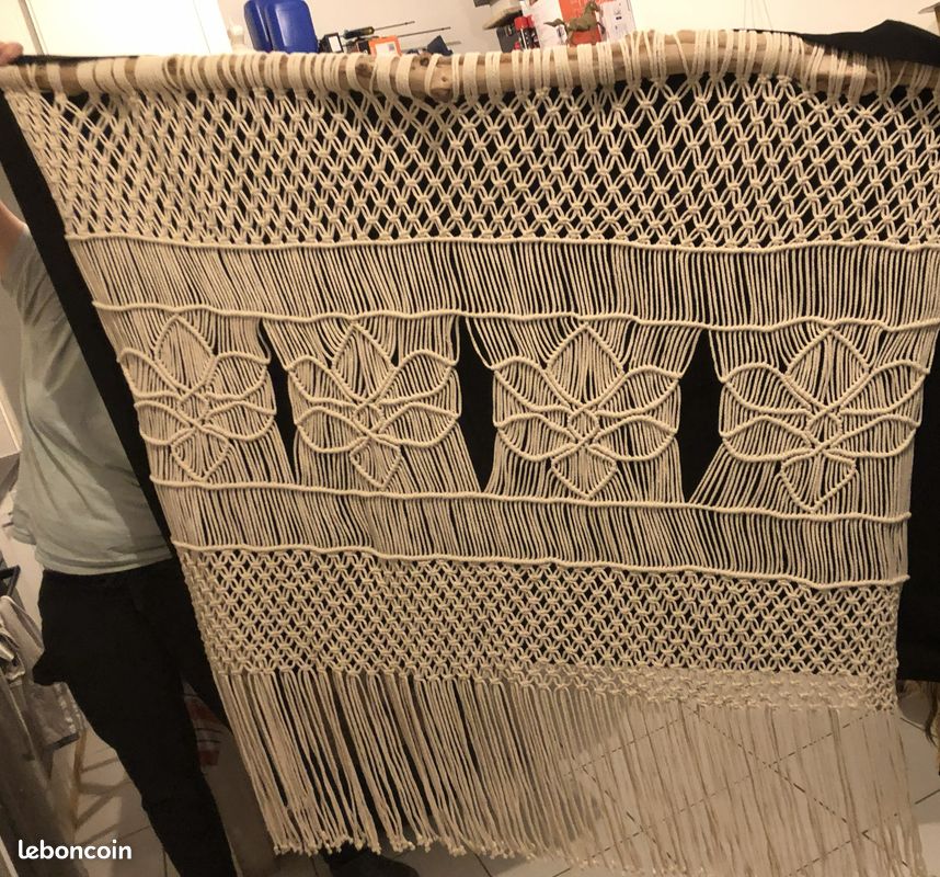 Grand macrame mural (image 1)