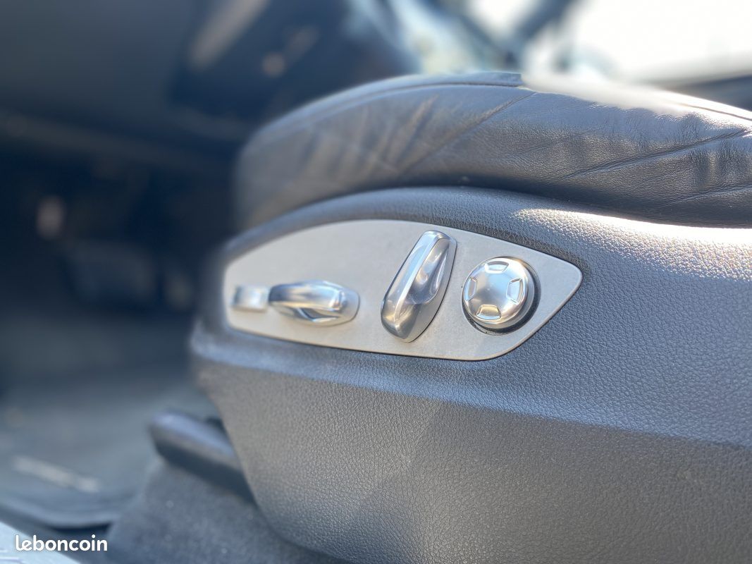 PORSCHE MACAN S 3.0D 258Ch PDK7 / Toit Ouvrant - Sièges électriques à mémoires (image 17)