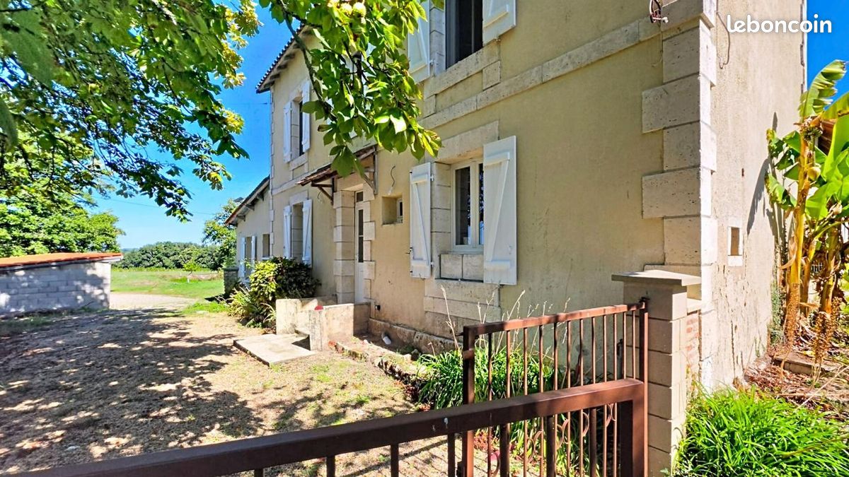 Maison 4 pièces 105 m² · à Saint-Laurent-des-Hommes · 105 m² · 180 000 €