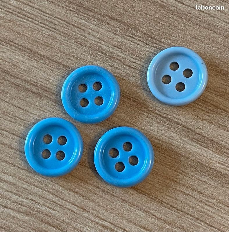 3 Boutons bleu 4 trous + 1 TBE (image 1)