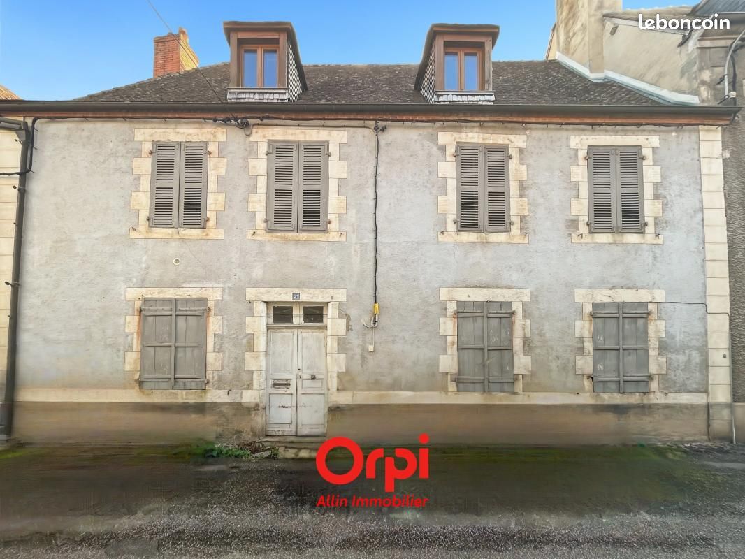 Maison 4 pièces 165 m² · à Chambon-sur-Voueize · 165 m² · 54 500 €