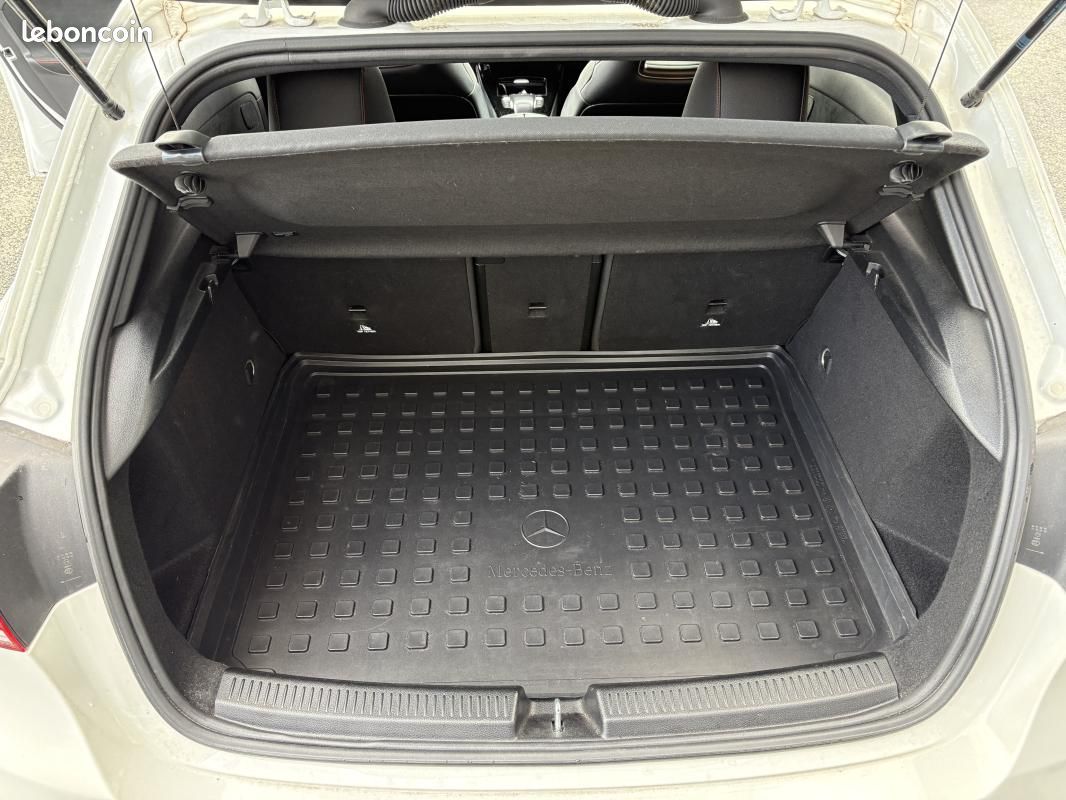 Mercedes Classe A A200D moteur mercedes pack AMG ( éclairage d'ambiance, Toit Ouvrant, Siège élec... (image 6)