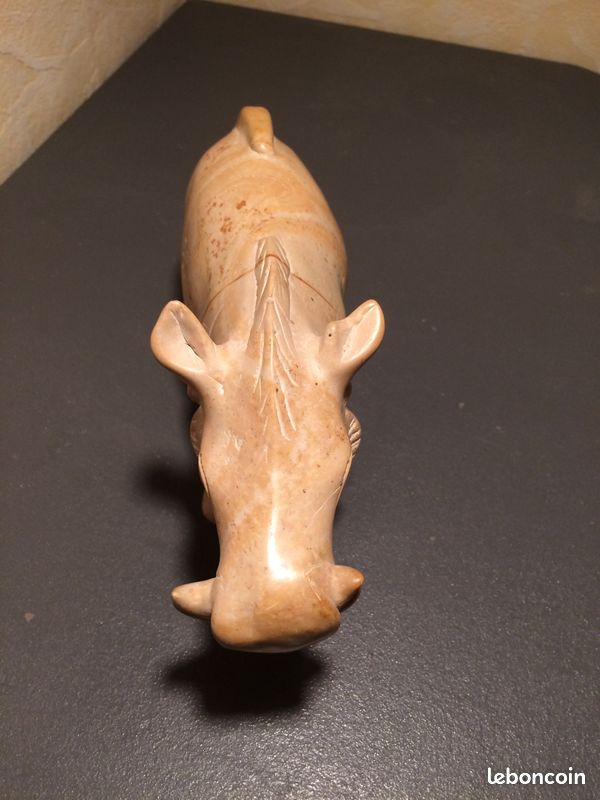Rhinocéros ( facocher )pierre à savon(statue stéatite) (image 1)