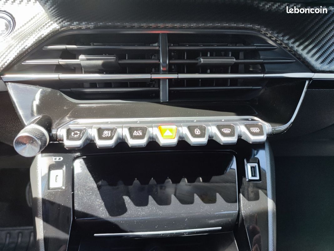 PEUGEOT 208 BlueHDi 100 SS BVM6 Allure (image 20)