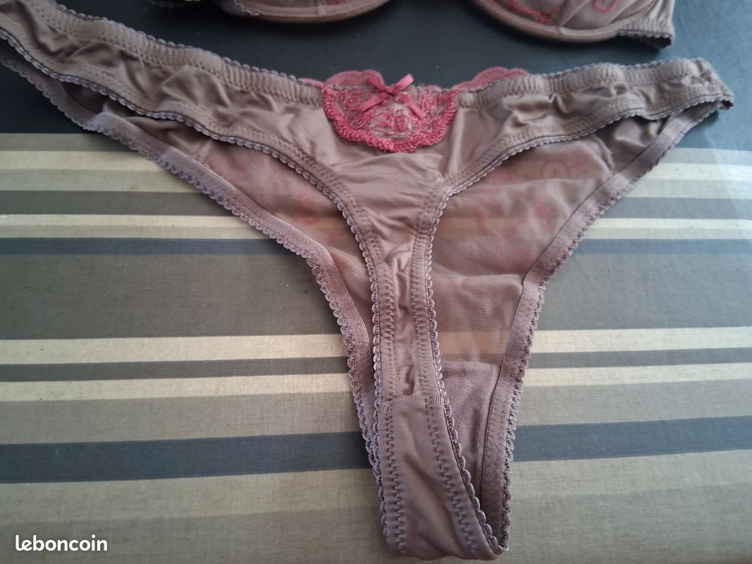 Ensemble soutien-gorge et string 90B/42-44 Vêtements