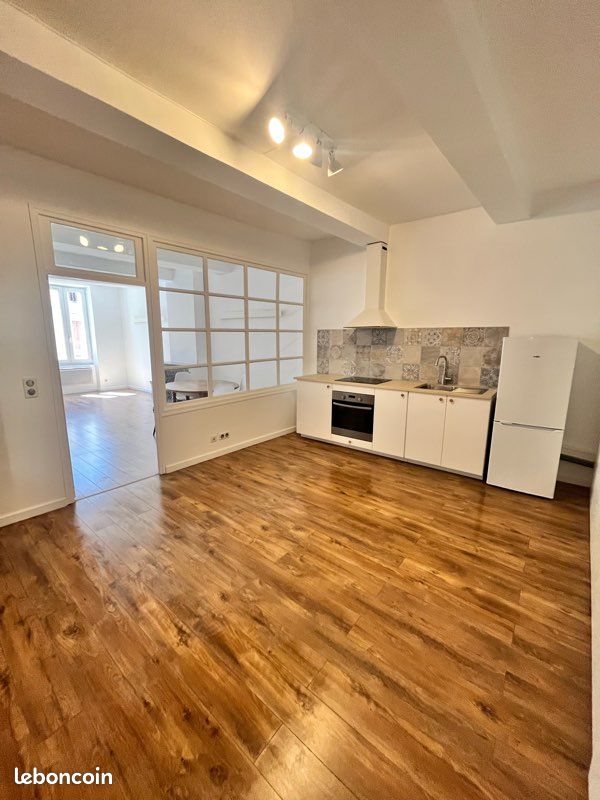 Appartement 2 pièces 70 m² · à Vaison-la-Romaine · 70 m² · 680 €