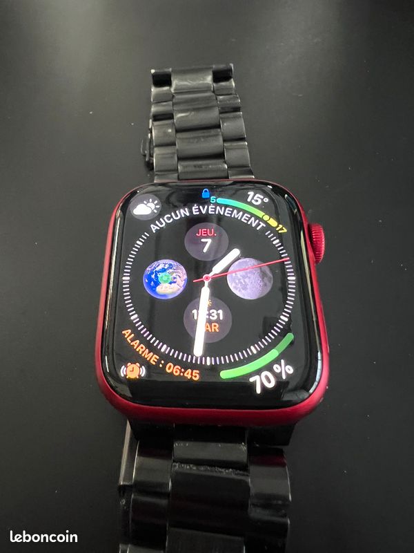 Apple Watch series 8 (RED PRODUCT) 45mm - Très Bon état (image 5)
