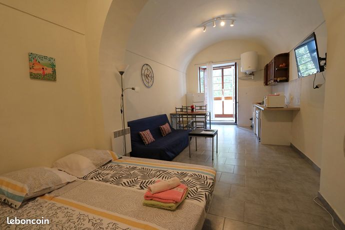 Studio 1 pièce 25 m²