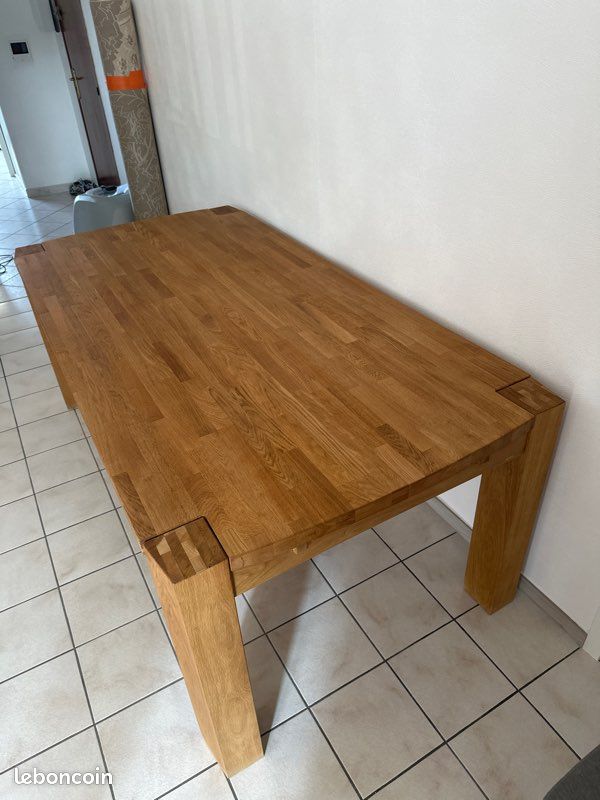 Table à manger en chêne massif (image 3)