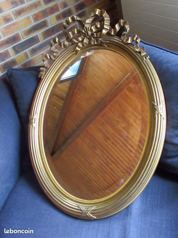 Miroir doré ovale Louis XVI (image 1)