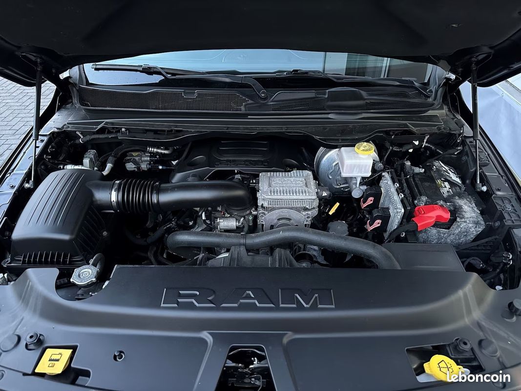 Dodge RAM 1500 Limited 5.7 HEMI eTorque 401 ch 4x4 – Pano – Harman Kardon – 360° – E-Step (image 18)
