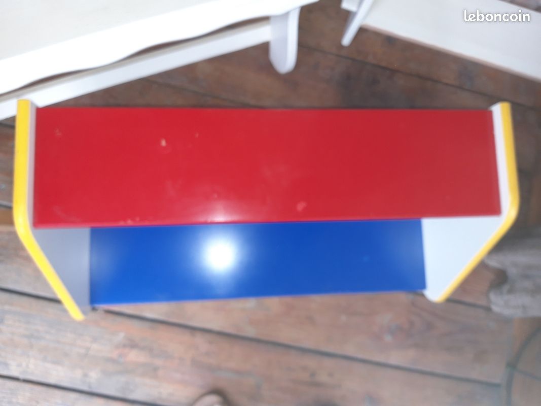 Urgent : Etagere murale enfant (image 2)