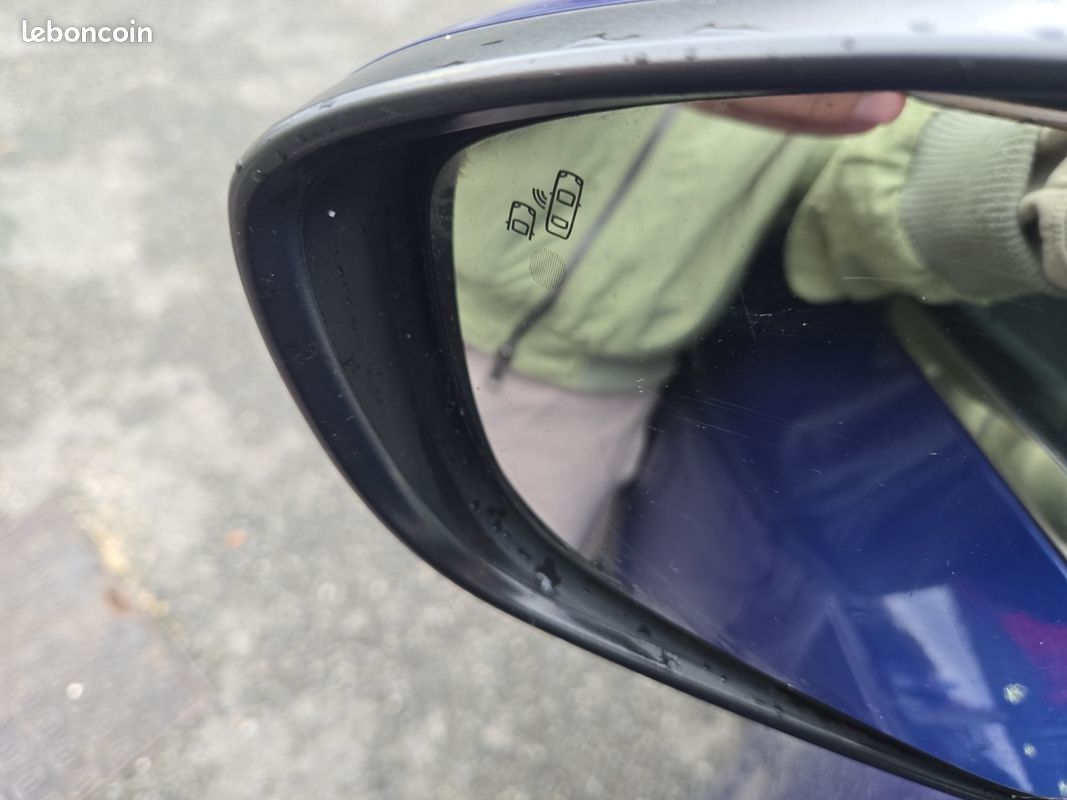 CITROEN C4 Picasso 130ch Shine EAT6 / Caméra 360 / Full Leds directionnels / Sièges massants / Android carplay / Entretien Citroen / Distrib faite (image 21)