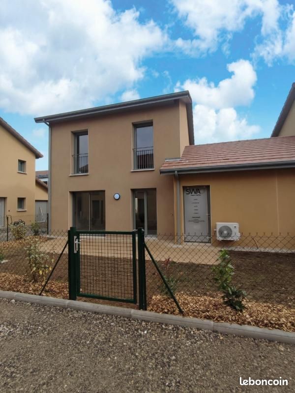 Maison 4 pièces 86 m² · à Crémieu · 86 m² · 1 405 €