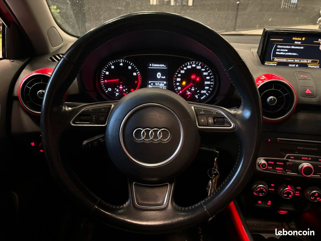 AUDI A1 A1 1.0 TFSI ultra 95 Ambiente * TOIT OUVRANT (image 12)