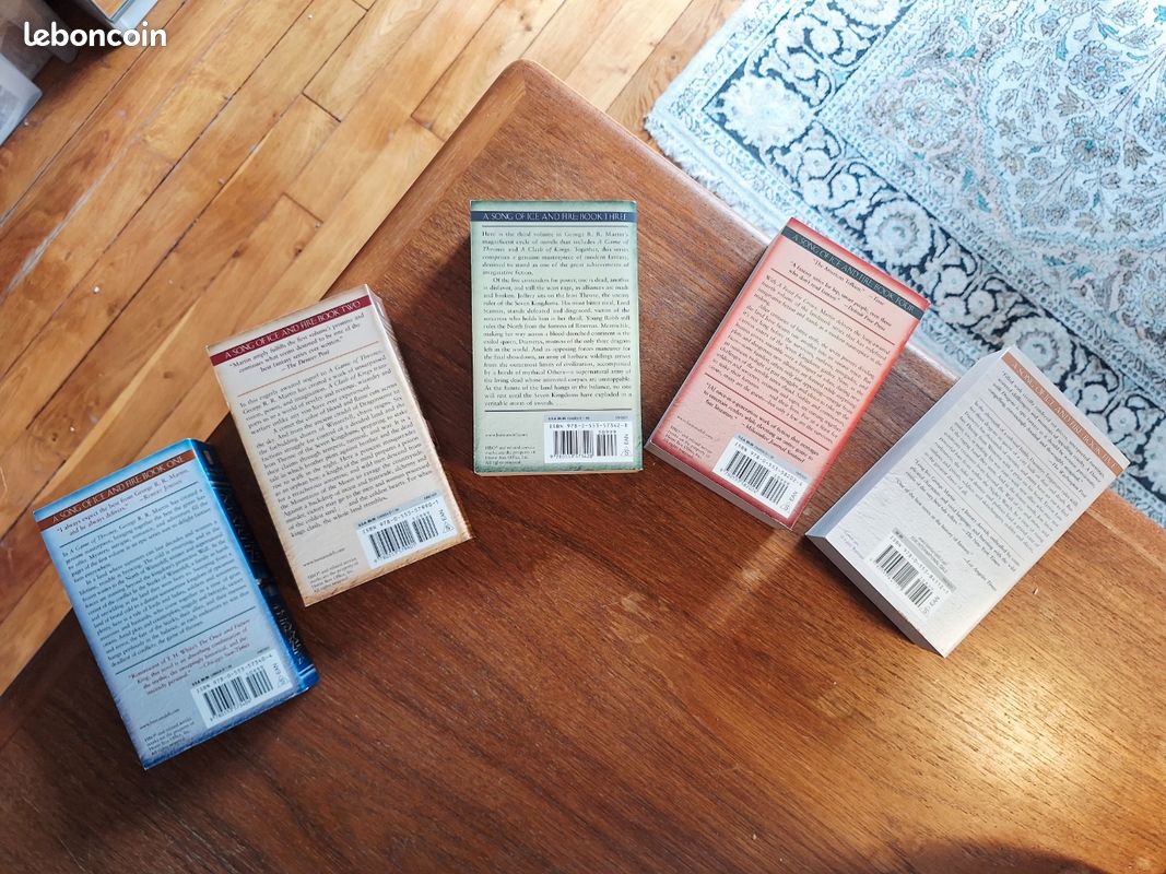 A Song of Ice and Fire - George R. R. Martin - Intégrale 5 tomes dont A Game of Thrones (image 6)