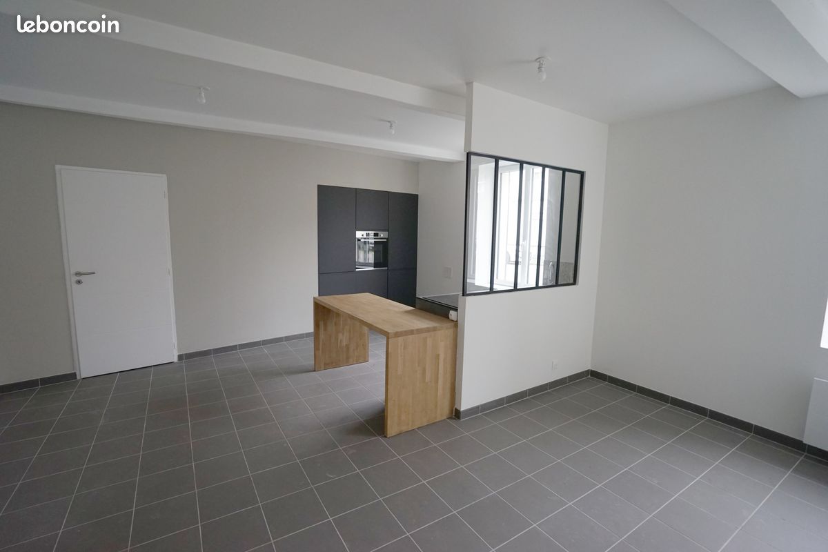 Appartement 4 pièces 102 m² · à Avelin · 102 m² · 980 €