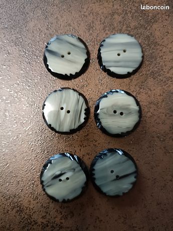 Lot De 6 Boutons En Résine Pour Loisirs Créatifs - Référence 7007