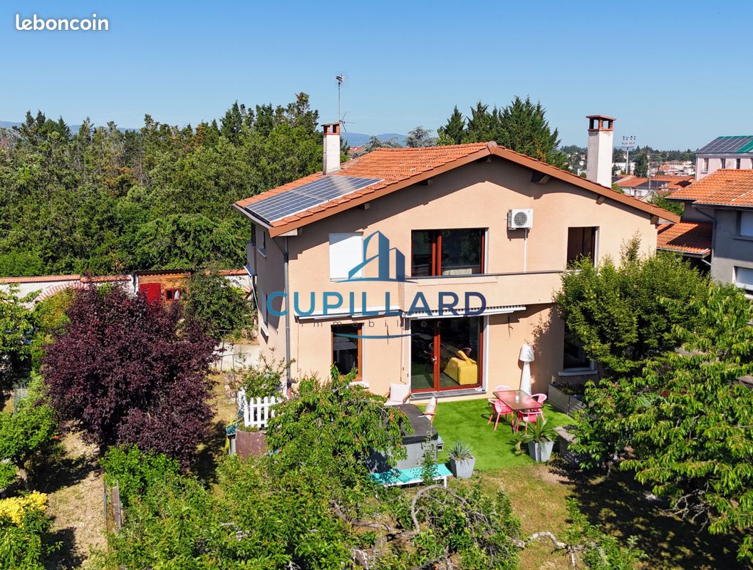 Maison 6 pièces 200 m² · à Roanne · 200 m² · 319 000 €