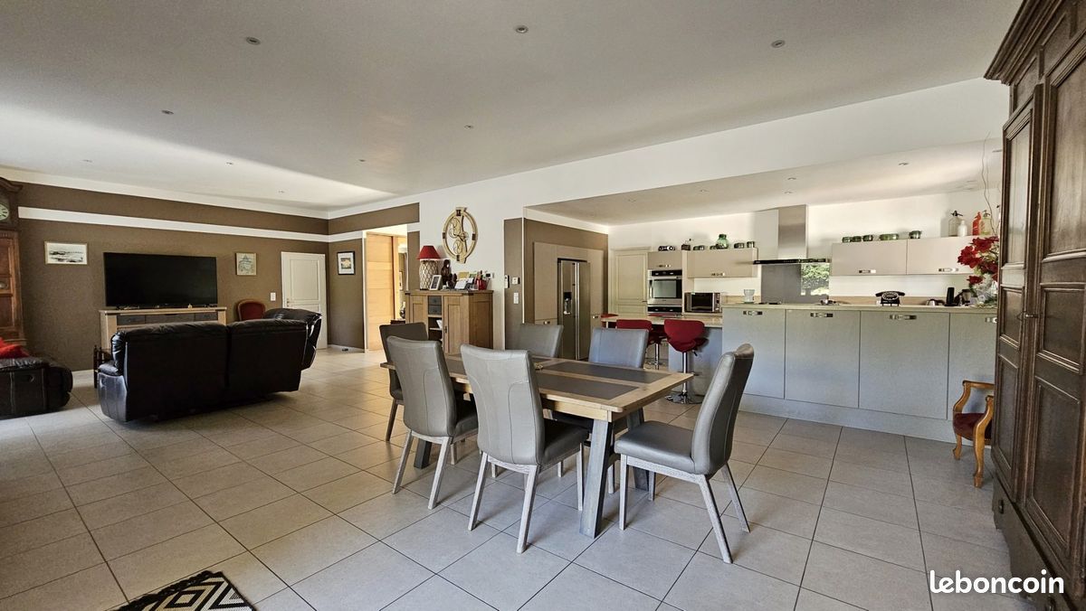 Villa 6 pièces 196 m² (image 10)