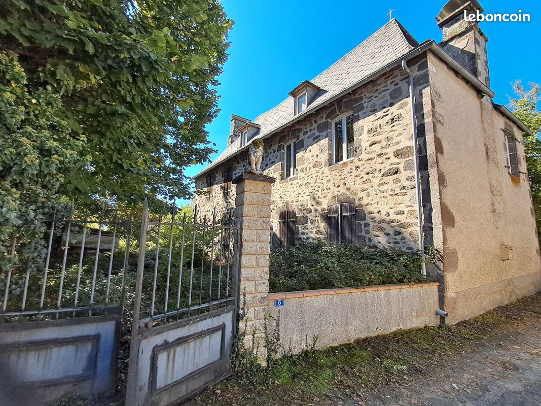 Maison 8 pièces 190 m² · à Saint-Cernin · 190 m² · 175 000 €