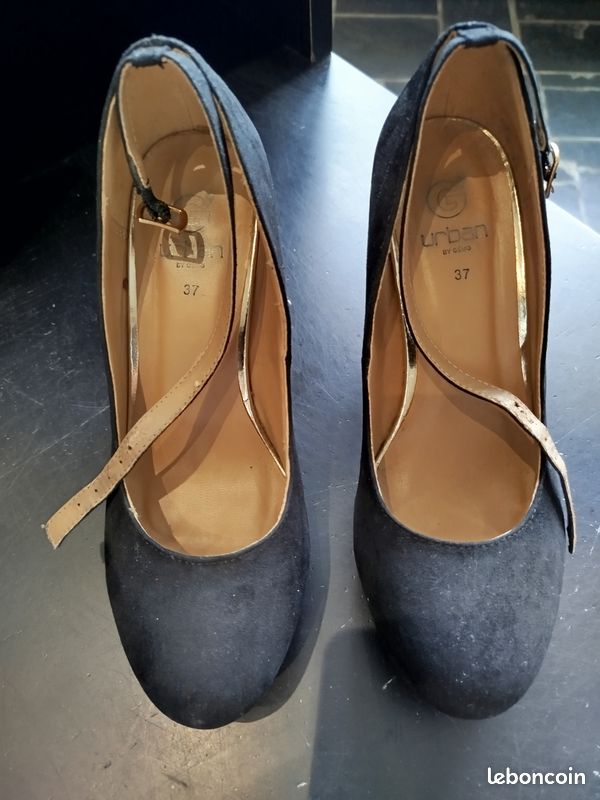 Chaussure à talon noir à bride taille 37 (image 5)