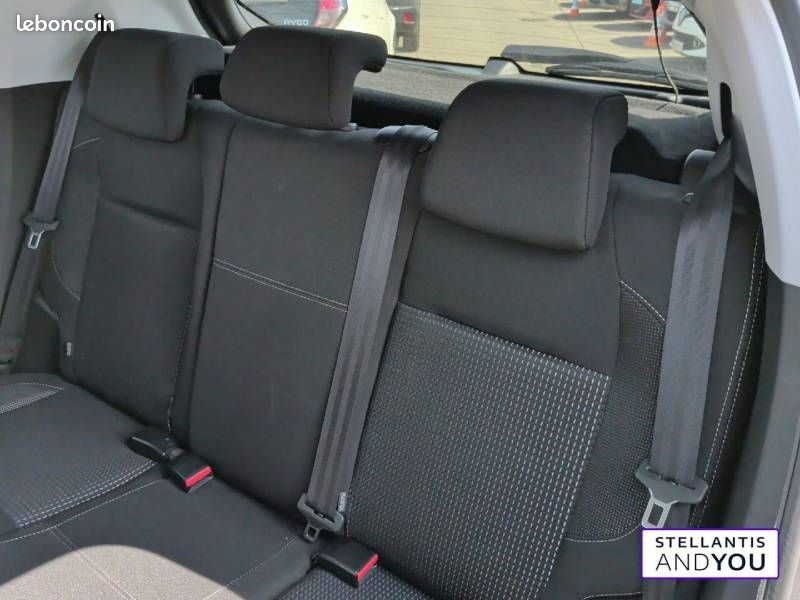 Peugeot 208 PureTech 110ch S&S EAT6 Allure (image 19)