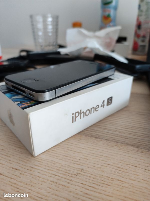 IPhone 4s noir (image 4)
