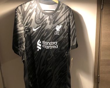 Maillot Liverpool gardien de but noir officiel neuf avec étiquette