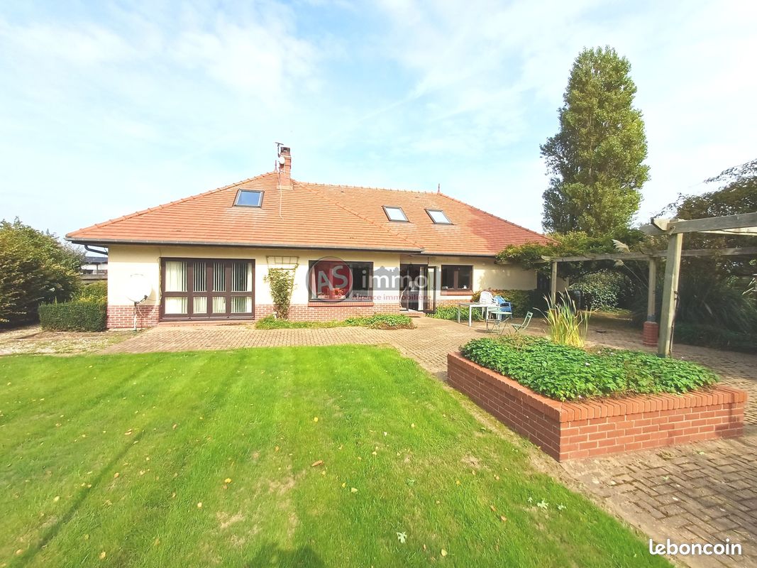 Maison 8 pièces 207 m² · à Petit-Caux · 207 m² · 399 000 €