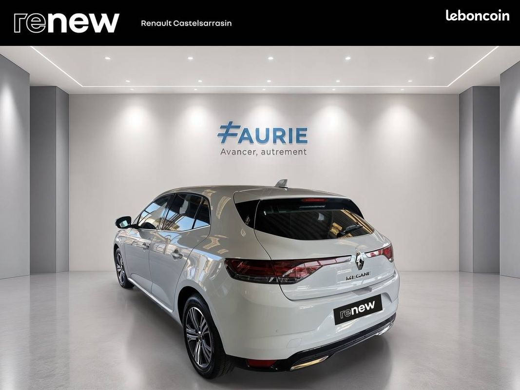 RENAULT Mégane IV Berline Blue dCi 115 - 21B Intens (image 7)