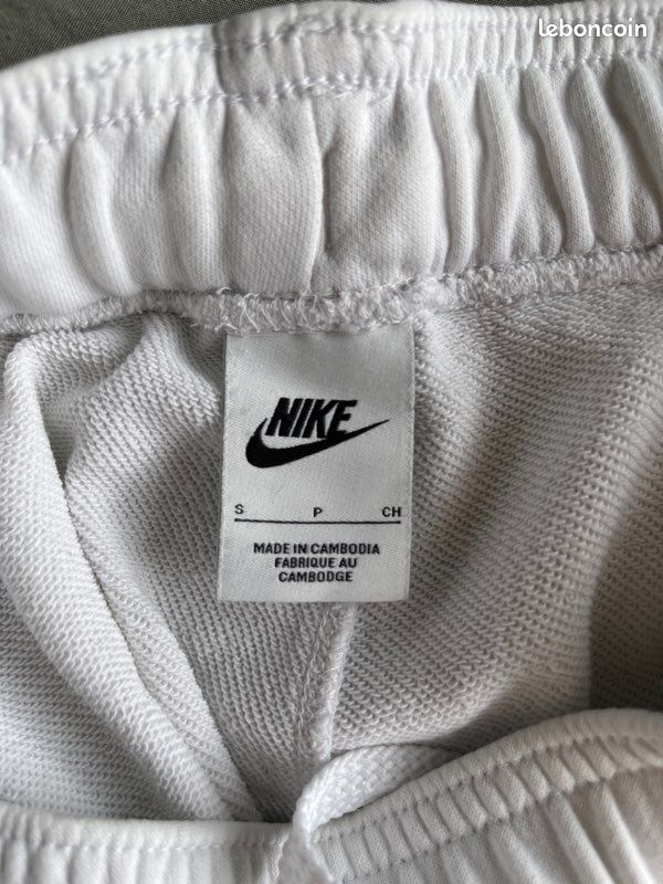 Short Nike blanc et bleu taille S (image 4)