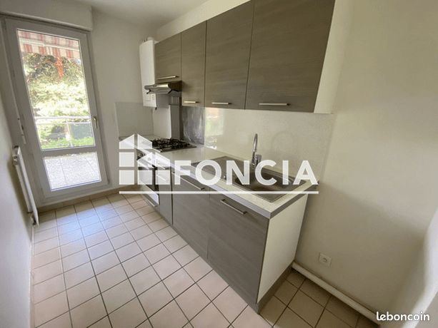 Appartement 3 pièce(s) 66 m²à louer Guyancourt