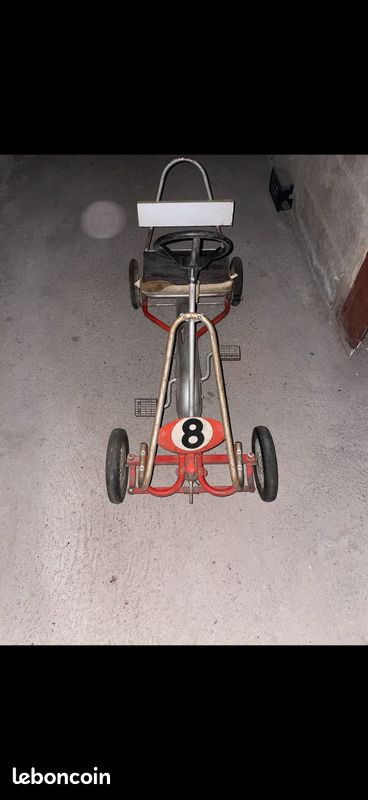 Kart à pédales et vitesse vintage (image 1)