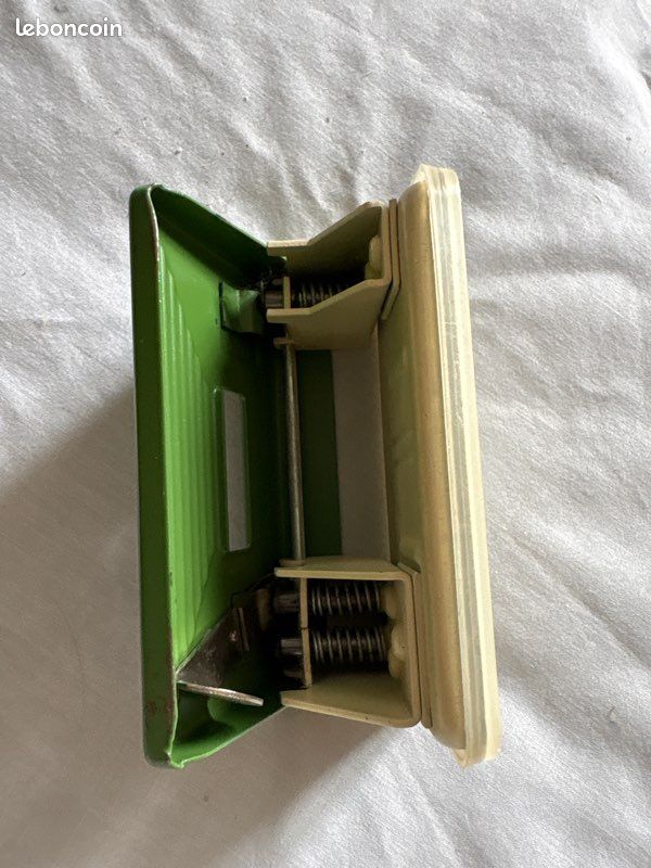 Perforeuse deux trous (image 2)
