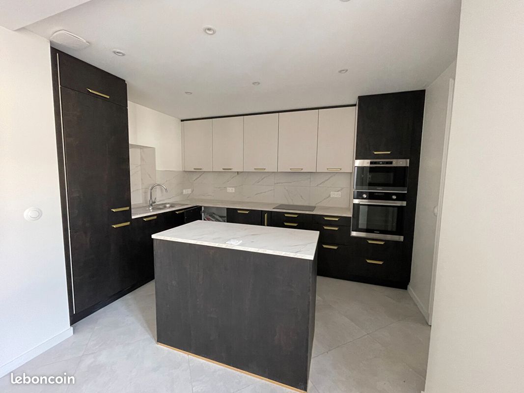 Appartement 5 pièces 109 m² · à Saint-Germain-en-Laye · 109 m² · 2 990 €/mois