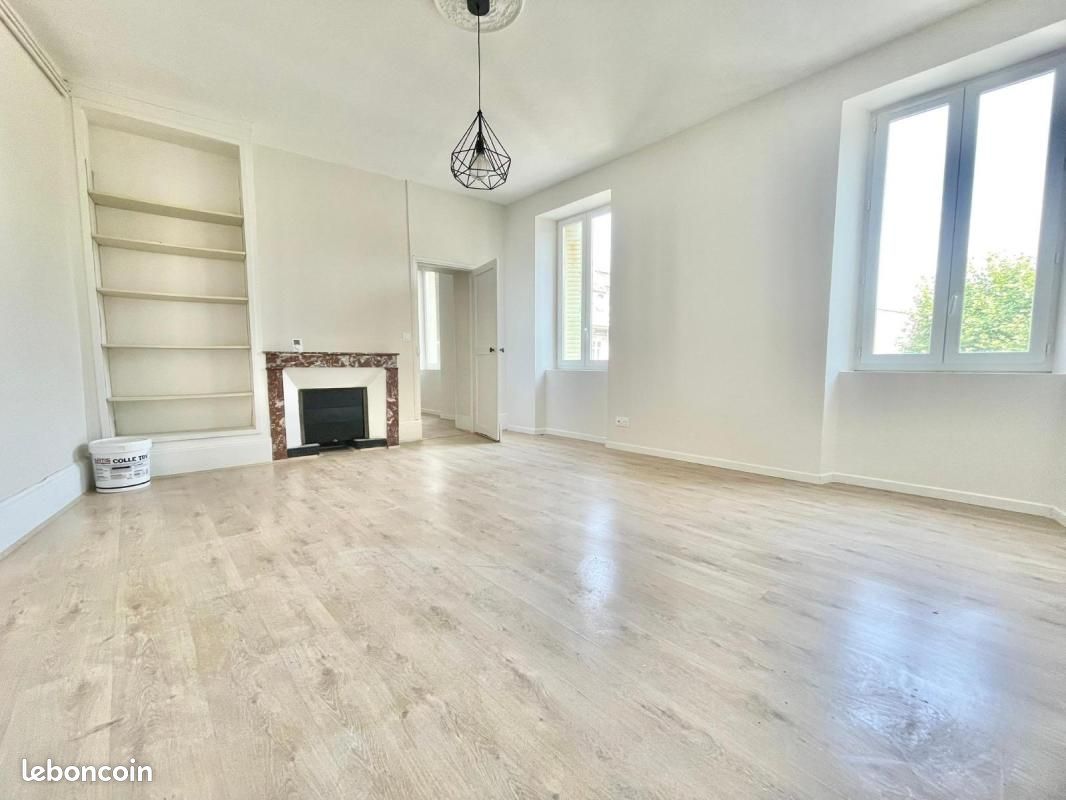 Appartement 3 pièces 105 m² · à Saint-Péray · 105 m² · 745 €/mois