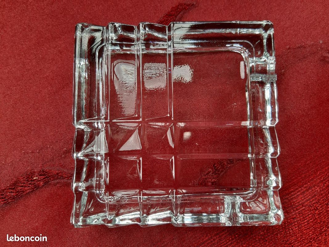 Cendrier /vide-poche en cristal strié (image 3)