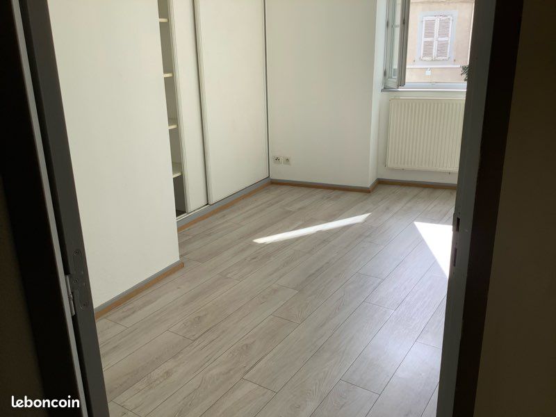 Appartement a louer lons-le-saunier - 3 pièce(s) - 80 m2 - Surfyn