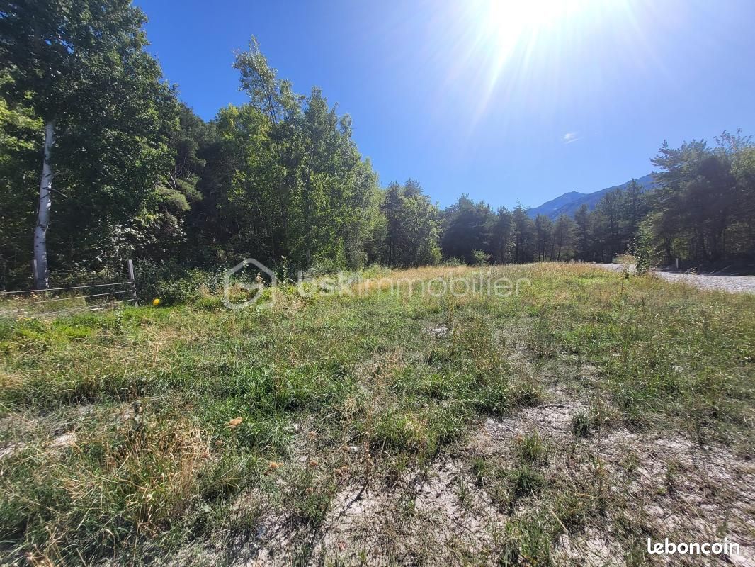 Terrain 574 m² Crots · 98 000 €
