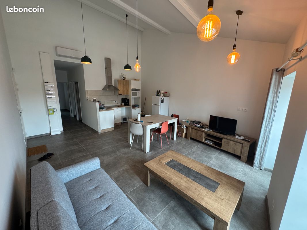 Appartement 3 pièces 62 m² · à Réalmont · 62 m² · 700 €