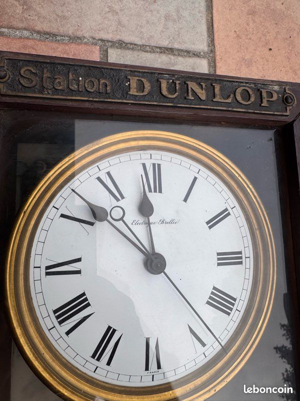 Superbe Horloge Dunlop Brillé Électrique À Regulateur 1950