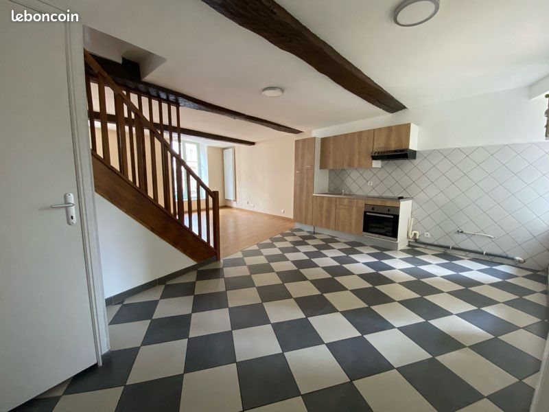 Appartement 3 pièces 80 m² · à Sedan · 80 m² · 640 €
