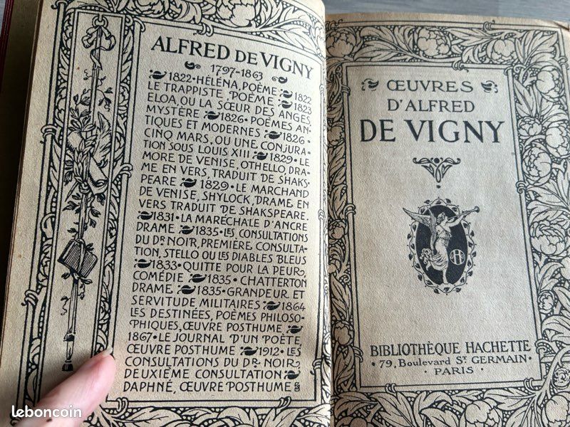 Superbe lot de 4 livres anciens reliés rouges Hachette – Déco bibliothèque – Racine, Musset, Vigny environ 1930 (image 8)