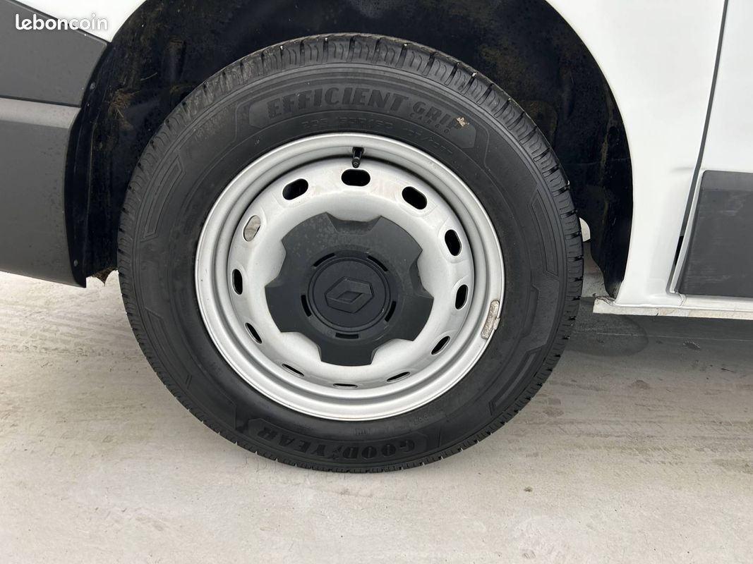 RENAULT FG CF L1H1 3T blue dci 130 E6E (image 22)