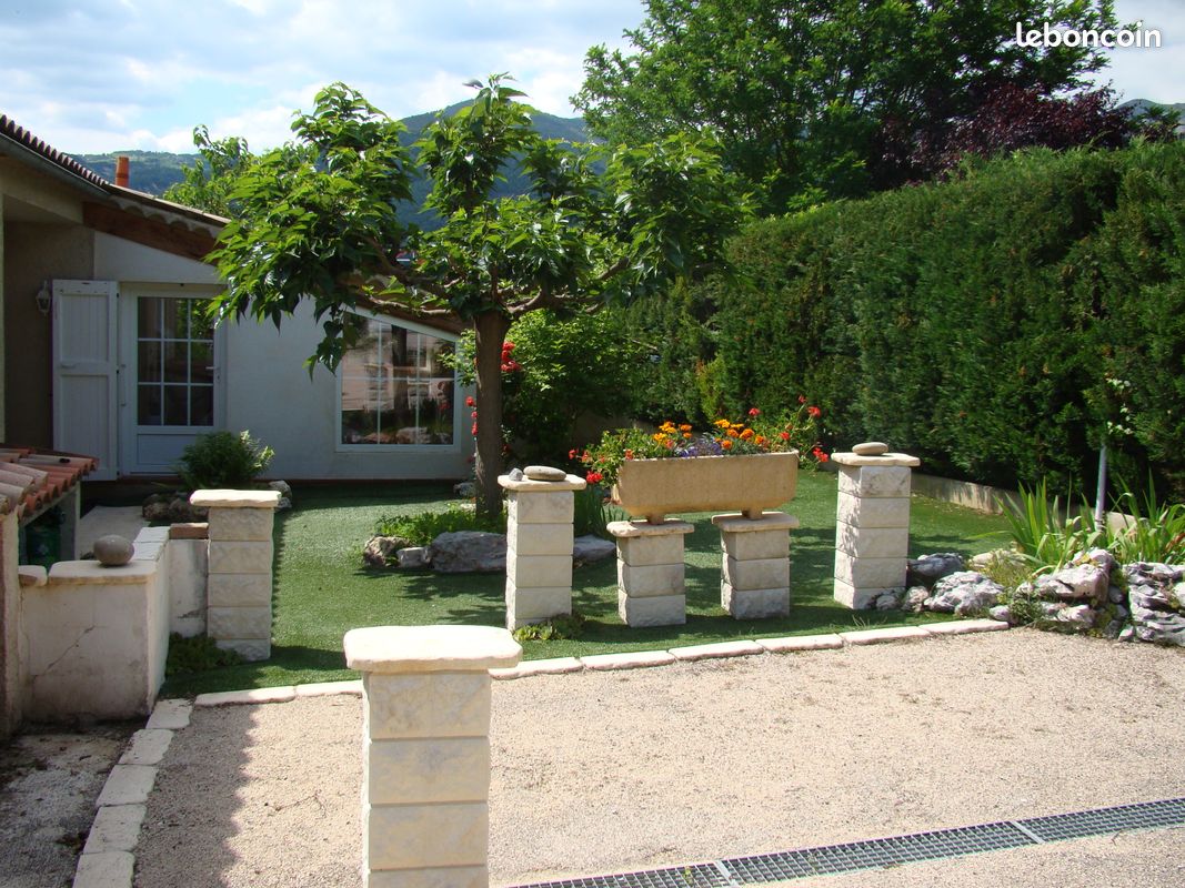 Maison 3 pièces 100 m² · à Castellane · 100 m² · 950 €/mois