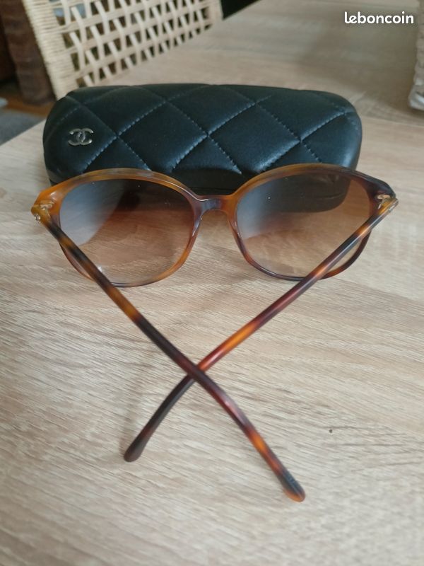 Véritable lunettes chanel avec étui (image 5)