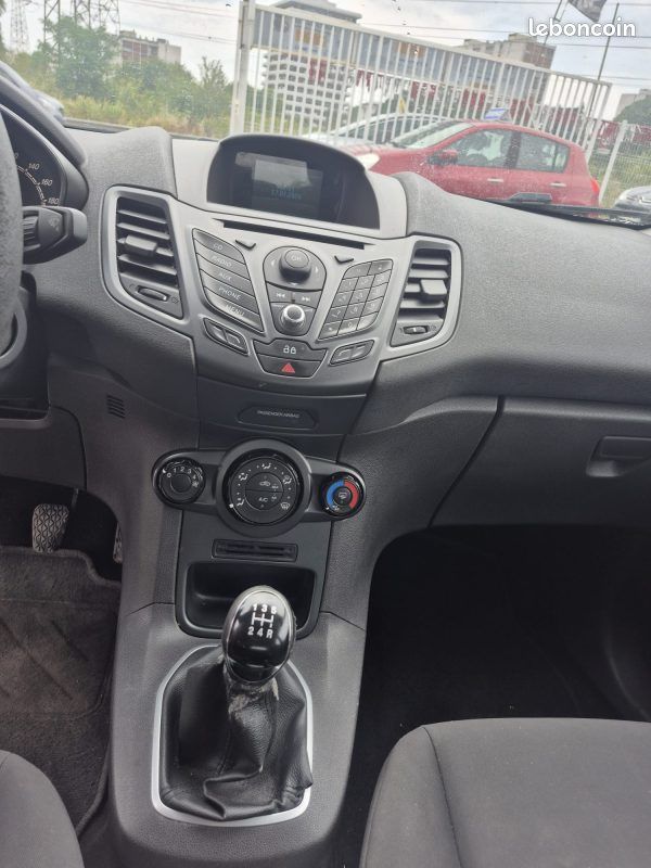 FORD Fiesta - VI Phase 5 portes 1.5 TDCI 75 cv (image 10)